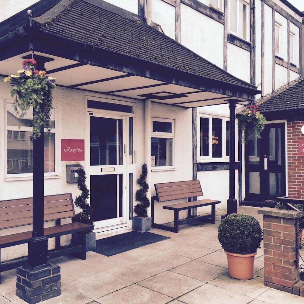 Stockwood Hotel - Luton Airport Exterior photo
